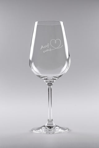 Weinglas mit Gravur "Auf uns"